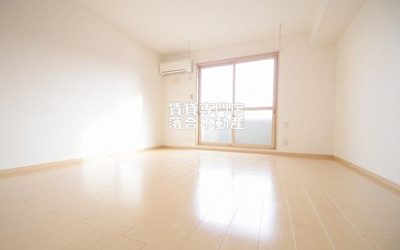 【居間・リビング】 | バリアント橋本 | 明るくて広々としたお部屋♪