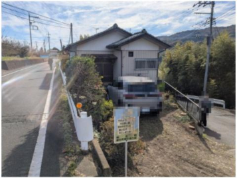中古戸建　中里見町の庭|玄関前に駐車できます。