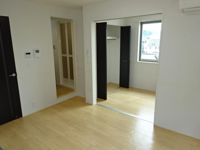 フォルマ日宇那の内装|室内