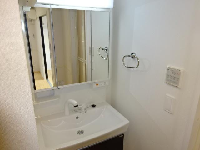 フォルマ日宇那の洗面所|洗髪洗面化粧台