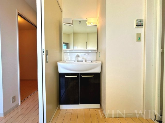 アドヴァンス・ライフ神野の独立洗面台