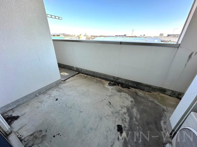 アドヴァンス・ライフ神野のバルコニー