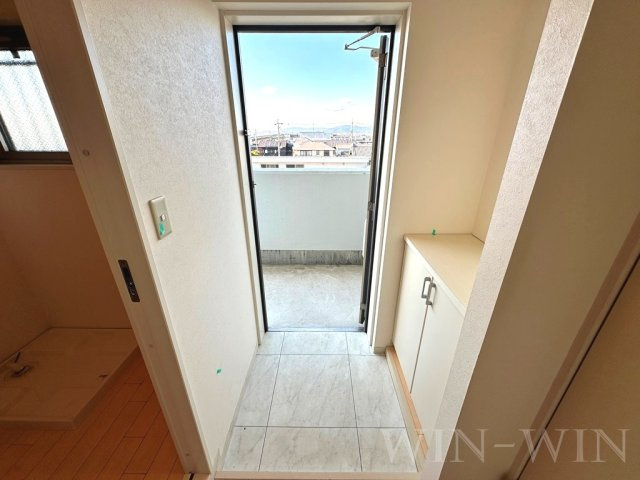 アドヴァンス・ライフ神野の玄関