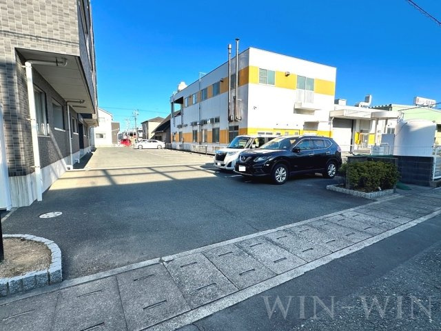 アドヴァンス・ライフ神野の駐車場