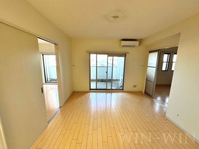 アドヴァンス・ライフ神野の居間・リビング