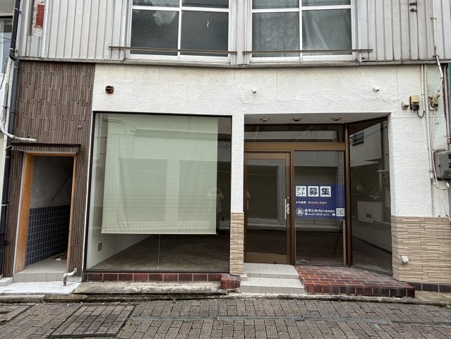 米子市四日市町　テナントAの外観