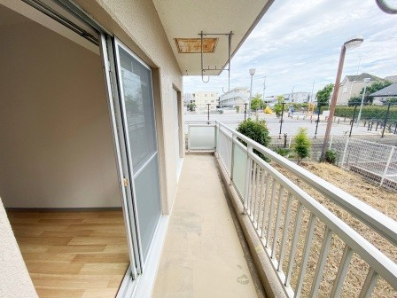 ベルメゾンツチヤのバルコニー|開放的で明るい空間を演出してくれるバルコニーです