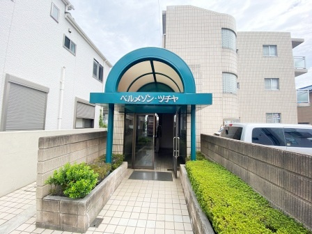 ベルメゾンツチヤのエントランス|毎日通るエントランスはこのようになっています