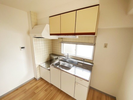 ベルメゾンツチヤのキッチン|コンパクトなキッチンで掃除もラクラク