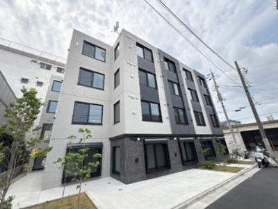 【外観】 | ジェノヴィア新高円寺 | 鉄筋コンクリート造のがっちりとした建物。