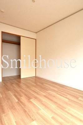 【洋室】 | エステートピアＮＲＴ | ベランダ向かって右側洋室