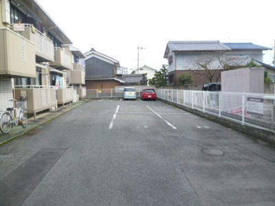 【駐車場】 | アドゥニスハイツＢ棟