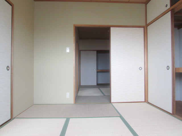 フローラル良元の和室