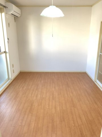 サンライズコーポの洋室|個人の部屋や寝室として使える洋室です