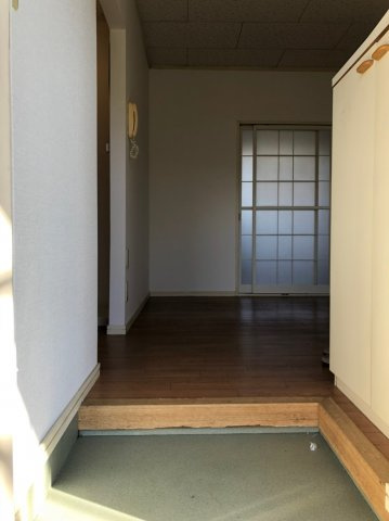 サンライズコーポの玄関|ゆったりとした玄関です