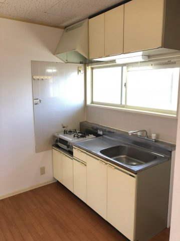 サンライズコーポのキッチン|お料理しやすいキッチンです