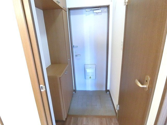 アヴニール川瀬の玄関