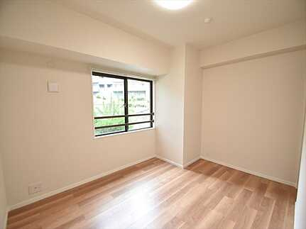 A CITYヒルズアリーナIII番館の洋室