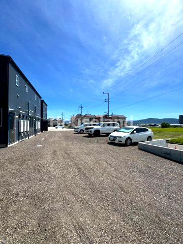 TJ鳴神2　D棟の駐車場