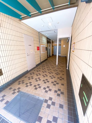 コーシャハイツ安土町のエントランス