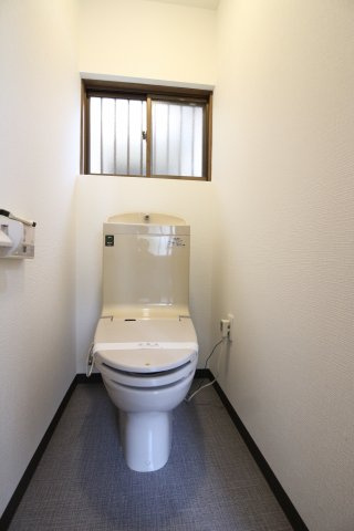 星が丘２丁目戸建のトイレ