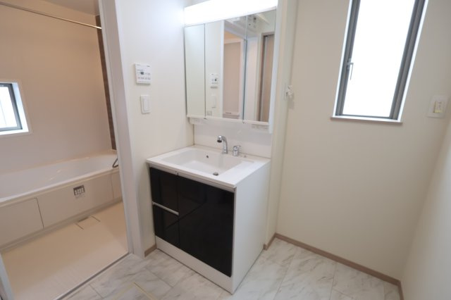 《仲介手数料無料》北区吉野町２丁目191-14新築一戸建てハートフルタウンの独立洗面台