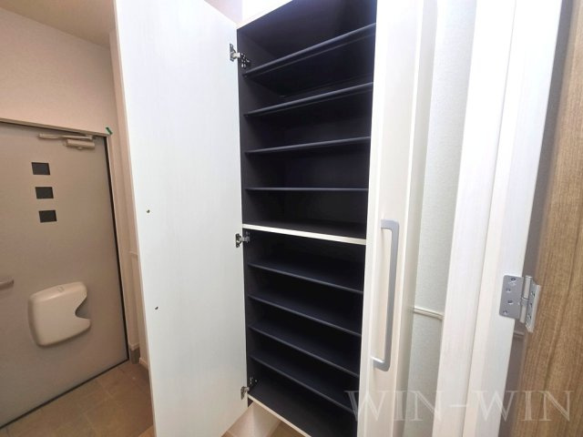 エアリー若松 Ⅲの玄関|イメージ（同施工会社同一モデルの写真です）