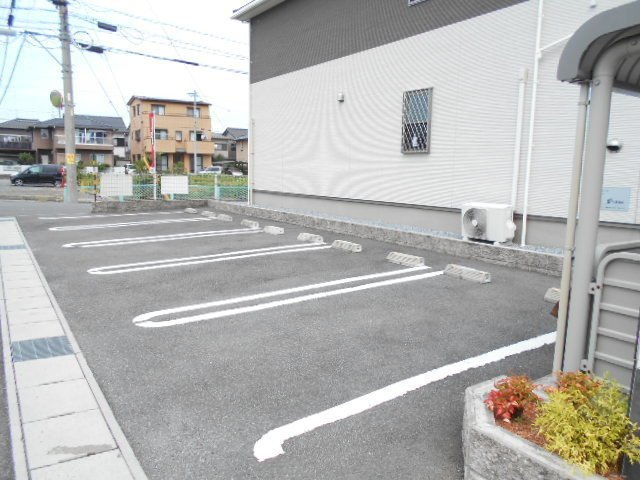 ムーンライト・ガーデンの駐車場