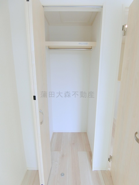 Kolet蒲田南＃08の設備|3階南側の洋室6.2帖の収納　クローゼット