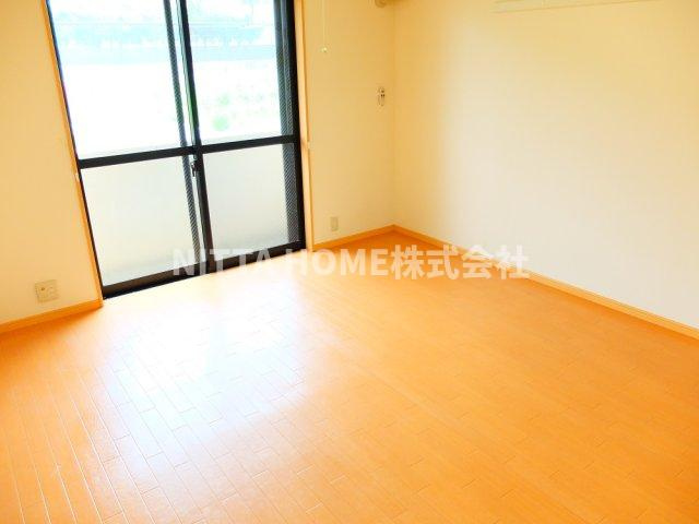 ヴァンベール　いそうの居間・リビング|お部屋は広々９.１帖♪