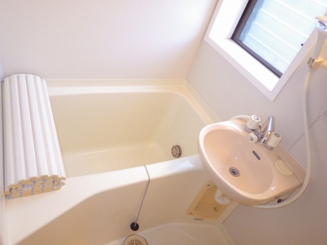 長谷川ハイツの内装|明るい室内です