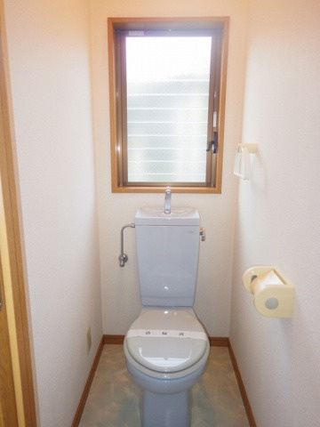 長谷川ハイツの内装|明るい色調の室内です