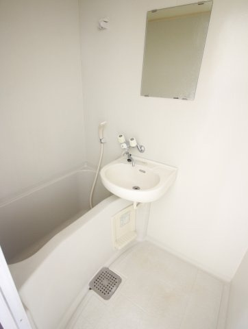 コーポ久里浜台の内装|内装は落ち着いています