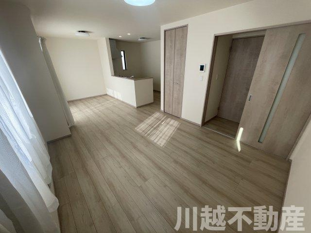 保育園等生活施設徒歩圏の居間・リビング|当社で火災保険も取り扱っています