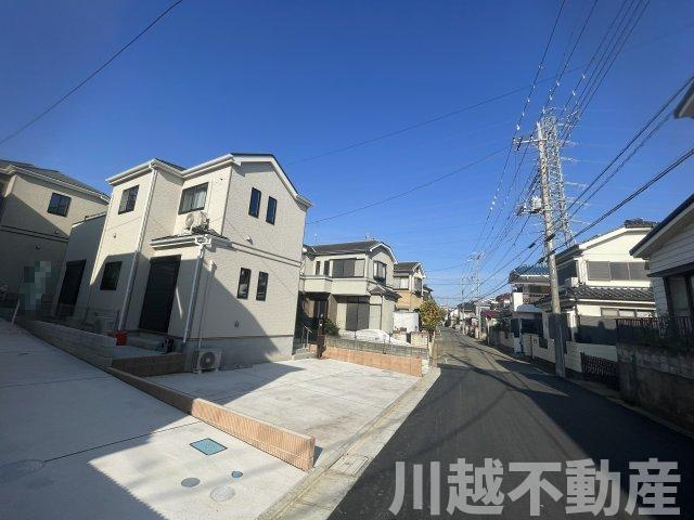 保育園等生活施設徒歩圏の前面道路含む現地写真|店舗前駐車場あります。お車でご来店ください