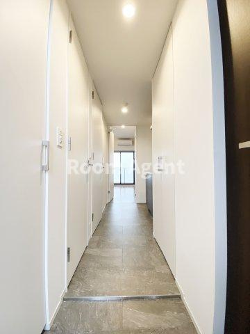 シーズンフラッツ千種の玄関