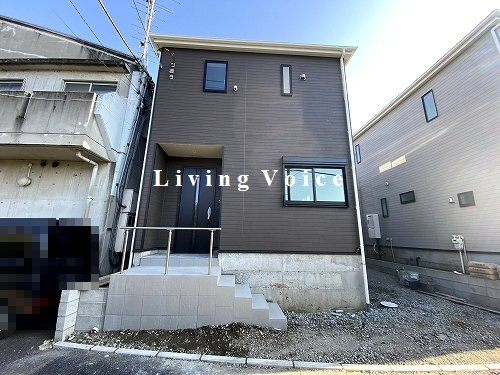 【居間・リビング】 | 【仲介手数料０円】平塚市上平塚第4　新築一戸建て　1号棟　全2棟 | 平塚市上平塚第4　新築一戸建て　全2棟