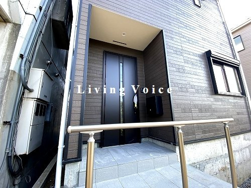 【居間・リビング】 | 【仲介手数料０円】平塚市上平塚第4　新築一戸建て　1号棟　全2棟 | 平塚市上平塚第4　新築一戸建て　全2棟