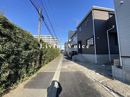 【居間・リビング】 | 【仲介手数料０円】平塚市上平塚第4　新築一戸建て　1号棟　全2棟 | 平塚市上平塚第4　新築一戸建て　全2棟