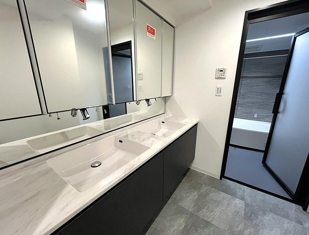 ザ・リバープレイスイーストタワー