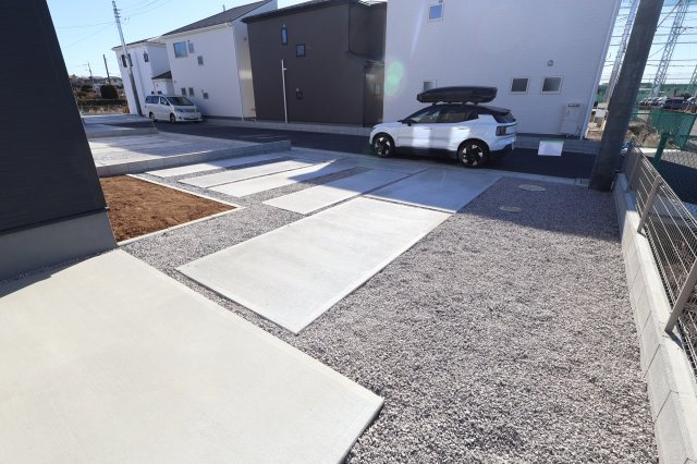 《仲介手数料無料》西区大字宝来369-1新築一戸建てリーブルガーデンの駐車場