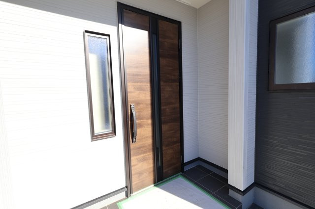 《仲介手数料無料》西区大字宝来369-1新築一戸建てリーブルガーデンの玄関