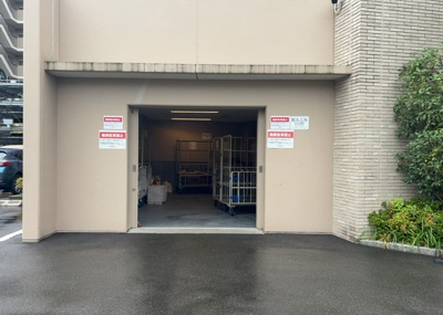 【設備】 | オハナ橋本 | 共有部分は、住民なら誰もが使える設備のこと。例えば駐車場やエレベーター、インターネット設備、セキュリティ設備などがあります。他にも、マンションの廊下・外部階段やエントランス・ゴミ置き場などがあります。