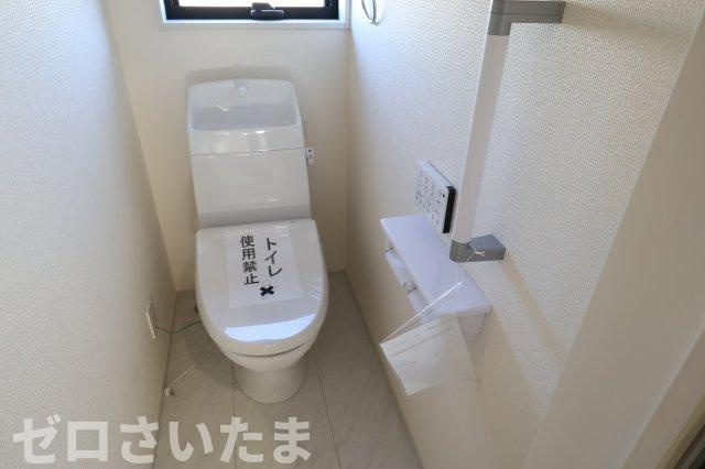 《仲介手数料無料》西区大字宝来369-1新築一戸建てリーブルガーデンのトイレ