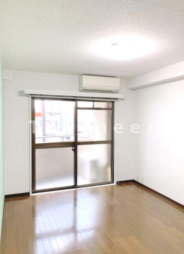 JLBグランエクリュ板橋区役所前の居間・リビング