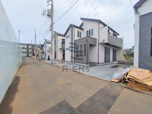 【前面道路含む現地写真】 | 西東京市富士町６丁目　新築戸建て　C号棟 | 落ち着いた低層住宅街の一角、穏やかな街並みが広がります