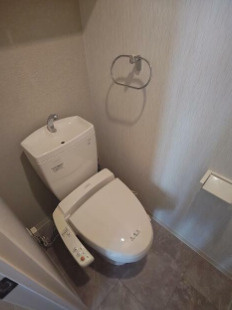 【トイレ】 | エスティメゾン新中野 | 温水洗浄便座。