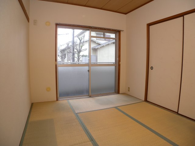 シャトラン高月の和室