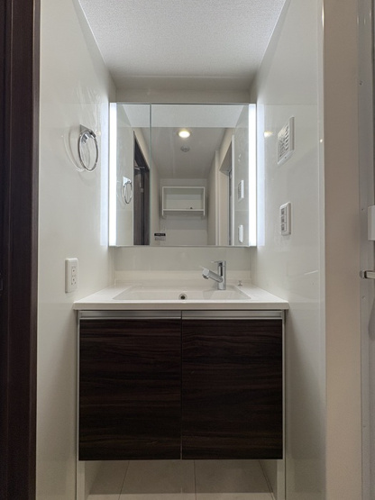 【洗面所】 | Centrale