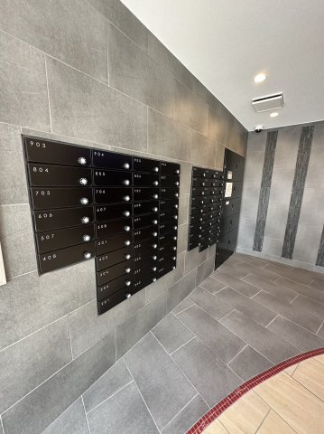 セレニテ放出リアンのエントランス